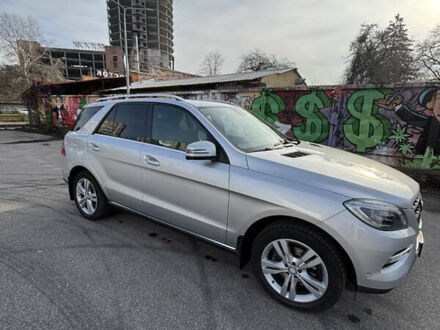 Сірий Мерседес М-Клас, об'ємом двигуна 2.99 л та пробігом 186 тис. км за 25000 $, фото 1 на Automoto.ua