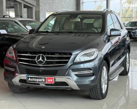 Сірий Мерседес М-Клас, об'ємом двигуна 3 л та пробігом 312 тис. км за 21990 $, фото 1 на Automoto.ua