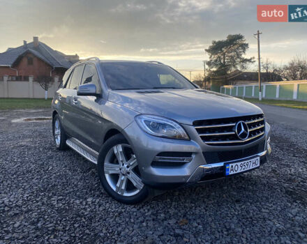 Серый Мерседес М-Класс, объемом двигателя 2.99 л и пробегом 194 тыс. км за 24500 $, фото 1 на Automoto.ua