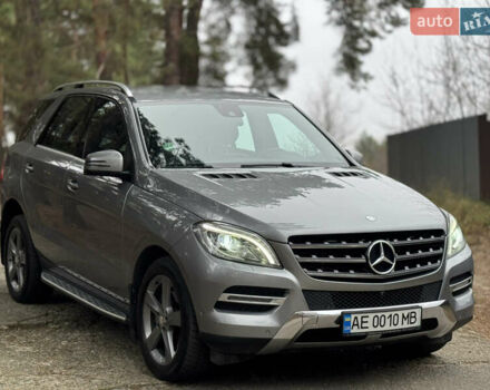 Серый Мерседес М-Класс, объемом двигателя 2.99 л и пробегом 197 тыс. км за 18500 $, фото 1 на Automoto.ua