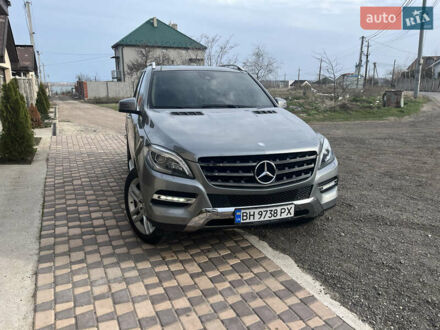 Мерседес М-Класс 2014 в Одессе на Automoto.ua Серый Мерседес М-Класс, объемом двигателя 2.99 л и пробегом 253 тыс. км за 24000 $, фото 1 на Automoto.ua