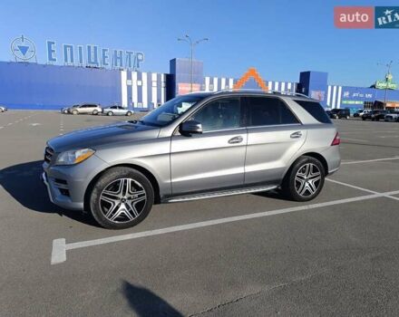 Серый Мерседес М-Класс, объемом двигателя 2.2 л и пробегом 250 тыс. км за 19999 $, фото 1 на Automoto.ua