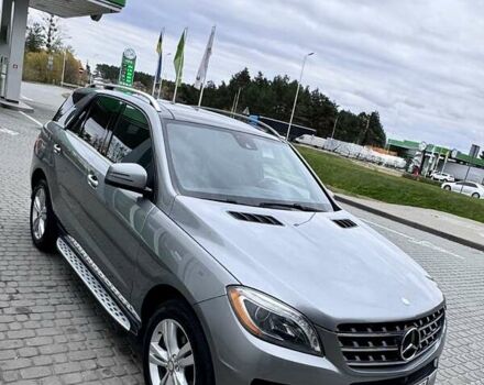 Серый Мерседес М-Класс, объемом двигателя 2.99 л и пробегом 285 тыс. км за 27500 $, фото 1 на Automoto.ua