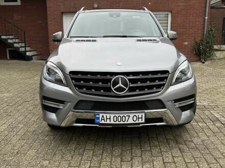 Сірий Мерседес М-Клас, об'ємом двигуна 2.99 л та пробігом 215 тис. км за 27850 $, фото 1 на Automoto.ua