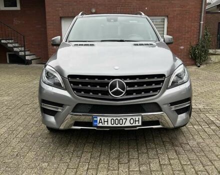 Серый Мерседес М-Класс, объемом двигателя 2.99 л и пробегом 215 тыс. км за 27850 $, фото 1 на Automoto.ua