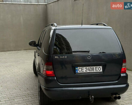 Синий Мерседес М-Класс, объемом двигателя 3.2 л и пробегом 280 тыс. км за 4850 $, фото 4 на Automoto.ua