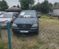 Синий Мерседес М-Класс, объемом двигателя 3.2 л и пробегом 320 тыс. км за 4950 $, фото 1 на Automoto.ua