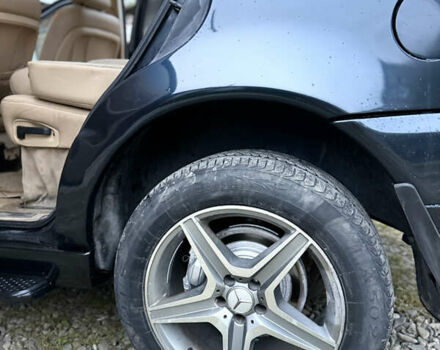 Синий Мерседес М-Класс, объемом двигателя 4.27 л и пробегом 399 тыс. км за 5999 $, фото 17 на Automoto.ua