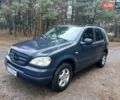 Синій Мерседес М-Клас, об'ємом двигуна 2.69 л та пробігом 300 тис. км за 4999 $, фото 7 на Automoto.ua