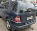 Синий Мерседес М-Класс, объемом двигателя 2.7 л и пробегом 440 тыс. км за 5300 $, фото 5 на Automoto.ua