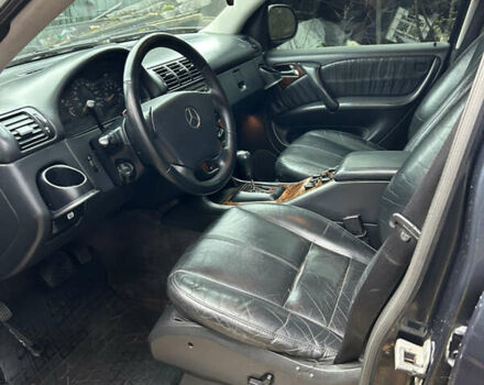 Синій Мерседес М-Клас, об'ємом двигуна 3.2 л та пробігом 280 тис. км за 5799 $, фото 5 на Automoto.ua