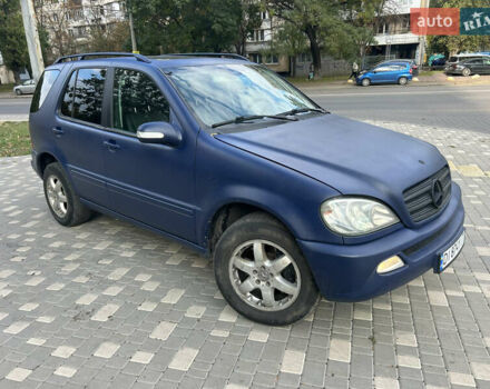 Синій Мерседес М-Клас, об'ємом двигуна 4 л та пробігом 370 тис. км за 5200 $, фото 2 на Automoto.ua