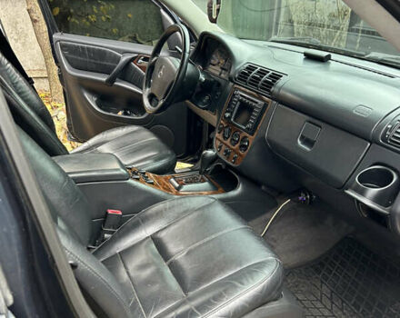 Синій Мерседес М-Клас, об'ємом двигуна 3.2 л та пробігом 280 тис. км за 5799 $, фото 6 на Automoto.ua