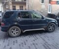 Синий Мерседес М-Класс, объемом двигателя 2.69 л и пробегом 300 тыс. км за 8500 $, фото 3 на Automoto.ua