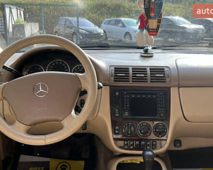 Синий Мерседес М-Класс, объемом двигателя 3.2 л и пробегом 302 тыс. км за 7600 $, фото 14 на Automoto.ua