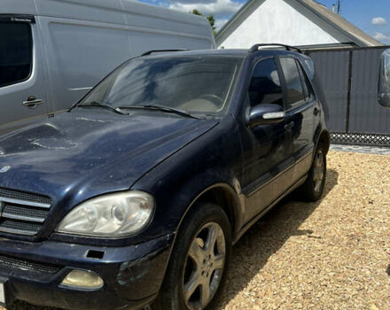 Синий Мерседес М-Класс, объемом двигателя 2.7 л и пробегом 427 тыс. км за 6150 $, фото 2 на Automoto.ua