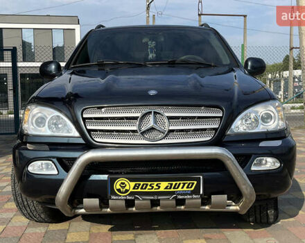 Синий Мерседес М-Класс, объемом двигателя 3.2 л и пробегом 302 тыс. км за 7600 $, фото 1 на Automoto.ua