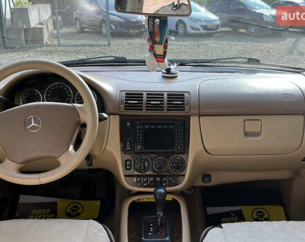 Синий Мерседес М-Класс, объемом двигателя 3.2 л и пробегом 302 тыс. км за 7600 $, фото 8 на Automoto.ua