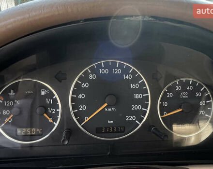 Синий Мерседес М-Класс, объемом двигателя 3.2 л и пробегом 302 тыс. км за 7600 $, фото 10 на Automoto.ua