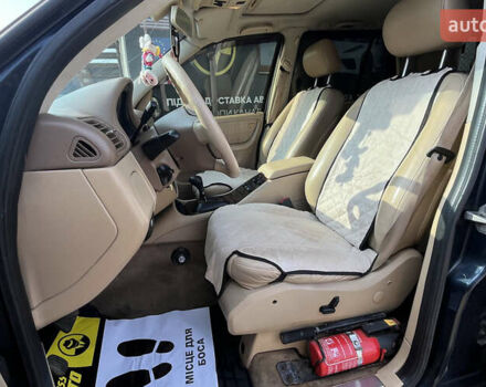 Синий Мерседес М-Класс, объемом двигателя 3.2 л и пробегом 302 тыс. км за 7600 $, фото 17 на Automoto.ua