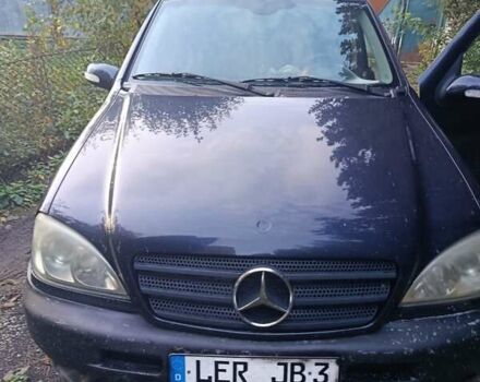 Синий Мерседес М-Класс, объемом двигателя 2.7 л и пробегом 260 тыс. км за 4315 $, фото 2 на Automoto.ua