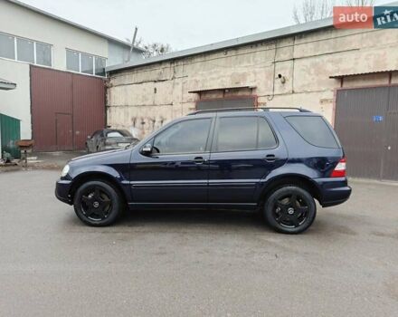 Синій Мерседес М-Клас, об'ємом двигуна 2.69 л та пробігом 346 тис. км за 7600 $, фото 10 на Automoto.ua