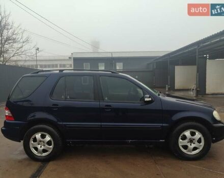 Синій Мерседес М-Клас, об'ємом двигуна 2.69 л та пробігом 219 тис. км за 5999 $, фото 3 на Automoto.ua