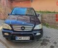 Синий Мерседес М-Класс, объемом двигателя 2.7 л и пробегом 377 тыс. км за 4500 $, фото 6 на Automoto.ua
