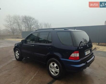 Синій Мерседес М-Клас, об'ємом двигуна 2.69 л та пробігом 219 тис. км за 5999 $, фото 5 на Automoto.ua