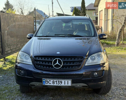 Синій Мерседес М-Клас, об'ємом двигуна 3.5 л та пробігом 315 тис. км за 12500 $, фото 1 на Automoto.ua