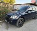 Синій Мерседес М-Клас, об'ємом двигуна 3.5 л та пробігом 350 тис. км за 6500 $, фото 1 на Automoto.ua