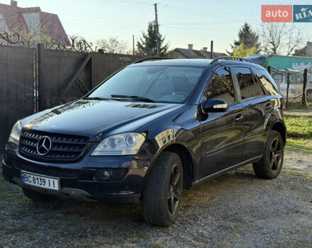 Синій Мерседес М-Клас, об'ємом двигуна 3.5 л та пробігом 315 тис. км за 12500 $, фото 2 на Automoto.ua