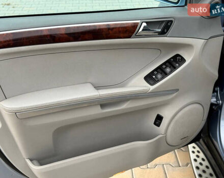 Синий Мерседес М-Класс, объемом двигателя 4.97 л и пробегом 261 тыс. км за 7900 $, фото 12 на Automoto.ua