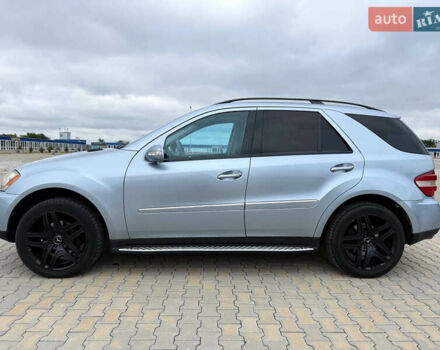 Синий Мерседес М-Класс, объемом двигателя 4.97 л и пробегом 261 тыс. км за 7900 $, фото 7 на Automoto.ua