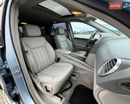 Синий Мерседес М-Класс, объемом двигателя 4.97 л и пробегом 261 тыс. км за 7900 $, фото 16 на Automoto.ua