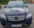 Мерседес М-Класс 2008 в Киеве на Automoto.ua Синий Мерседес М-Класс, объемом двигателя 3 л и пробегом 323 тыс. км за 14200 $, фото 1 на Automoto.ua