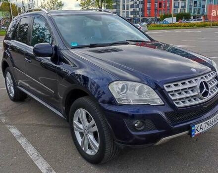 Мерседес М-Класс 2008 в Киеве на Automoto.ua Синий Мерседес М-Класс, объемом двигателя 3 л и пробегом 323 тыс. км за 14200 $, фото 1 на Automoto.ua