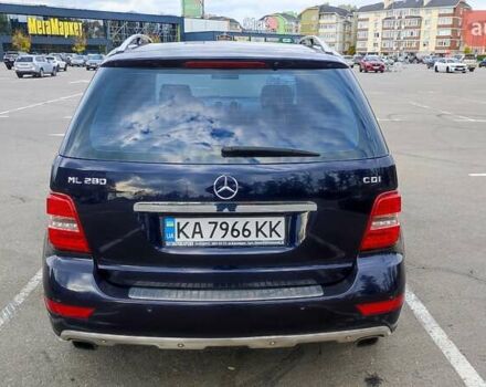 Мерседес М-Класс 2008 в Киеве на Automoto.ua Синий Мерседес М-Класс, объемом двигателя 3 л и пробегом 323 тыс. км за 14200 $, фото 4 на Automoto.ua