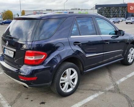 Мерседес М-Класс 2008 в Киеве на Automoto.ua Синий Мерседес М-Класс, объемом двигателя 3 л и пробегом 323 тыс. км за 14200 $, фото 3 на Automoto.ua