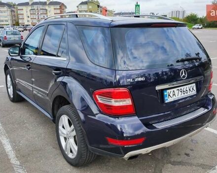 Мерседес М-Класс 2008 в Киеве на Automoto.ua Синий Мерседес М-Класс, объемом двигателя 3 л и пробегом 323 тыс. км за 14200 $, фото 5 на Automoto.ua