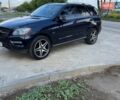 Синій Мерседес М-Клас, об'ємом двигуна 3 л та пробігом 187 тис. км за 19499 $, фото 1 на Automoto.ua