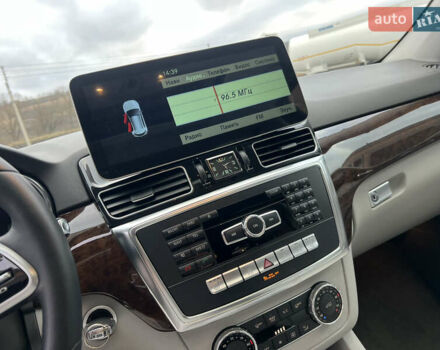 Синій Мерседес М-Клас, об'ємом двигуна 3 л та пробігом 166 тис. км за 30900 $, фото 51 на Automoto.ua