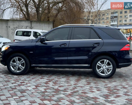Мерседес М-Класс 2012 в Виннице на Automoto.ua Синий Мерседес М-Класс, объемом двигателя 2.99 л и пробегом 180 тыс. км за 18500 $, фото 42 на Automoto.ua