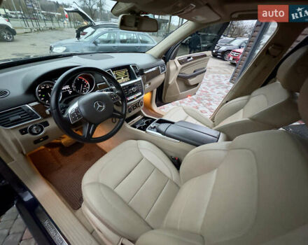 Мерседес М-Класс 2012 в Виннице на Automoto.ua Синий Мерседес М-Класс, объемом двигателя 2.99 л и пробегом 180 тыс. км за 18500 $, фото 21 на Automoto.ua