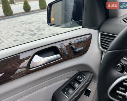 Синій Мерседес М-Клас, об'ємом двигуна 3 л та пробігом 166 тис. км за 30900 $, фото 61 на Automoto.ua