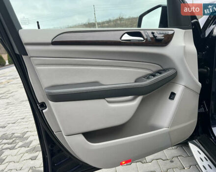 Синій Мерседес М-Клас, об'ємом двигуна 3 л та пробігом 166 тис. км за 30900 $, фото 44 на Automoto.ua