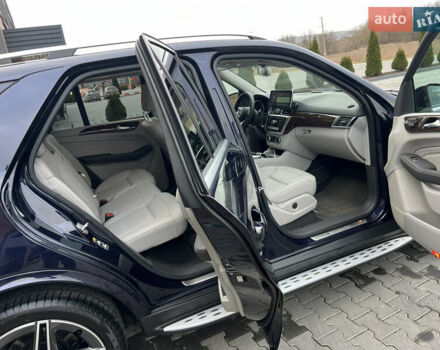 Синій Мерседес М-Клас, об'ємом двигуна 3 л та пробігом 166 тис. км за 30900 $, фото 65 на Automoto.ua