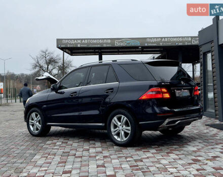 Мерседес М-Класс 2012 в Виннице на Automoto.ua Синий Мерседес М-Класс, объемом двигателя 2.99 л и пробегом 180 тыс. км за 18500 $, фото 8 на Automoto.ua