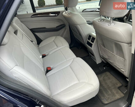 Синій Мерседес М-Клас, об'ємом двигуна 3 л та пробігом 166 тис. км за 30900 $, фото 63 на Automoto.ua