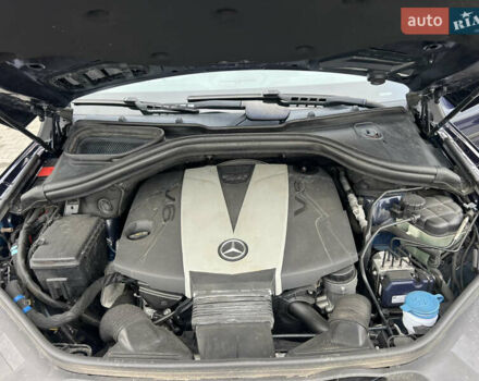 Синій Мерседес М-Клас, об'ємом двигуна 3 л та пробігом 166 тис. км за 30900 $, фото 78 на Automoto.ua